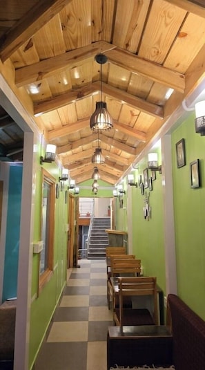 Interior - Hotel Hidden Chalet (Nainital)