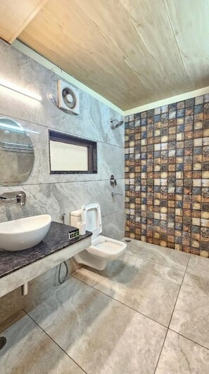 Bathroom - Hotel Hidden Chalet (Nainital)