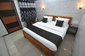 ห้องดีลักซ์ดับเบิล, ระเบียง | โต๊ะทำงาน, Wi-Fi ฟรี