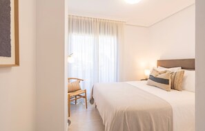 2 bedrooms, iron/ironing board, travel cot, free WiFi - Sunny 2-Bedroom Apartment | Pool & Terrace | Estepona (Estepona)