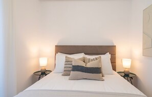2 bedrooms, iron/ironing board, travel cot, free WiFi - Sunny 2-Bedroom Apartment | Pool & Terrace | Estepona (Estepona)