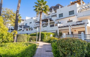 Exterior - Sunny 2-Bedroom Apartment | Pool & Terrace | Estepona (Estepona)