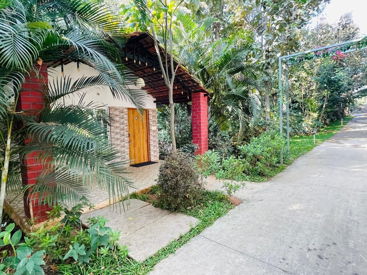 Traditional Cottage | Property grounds