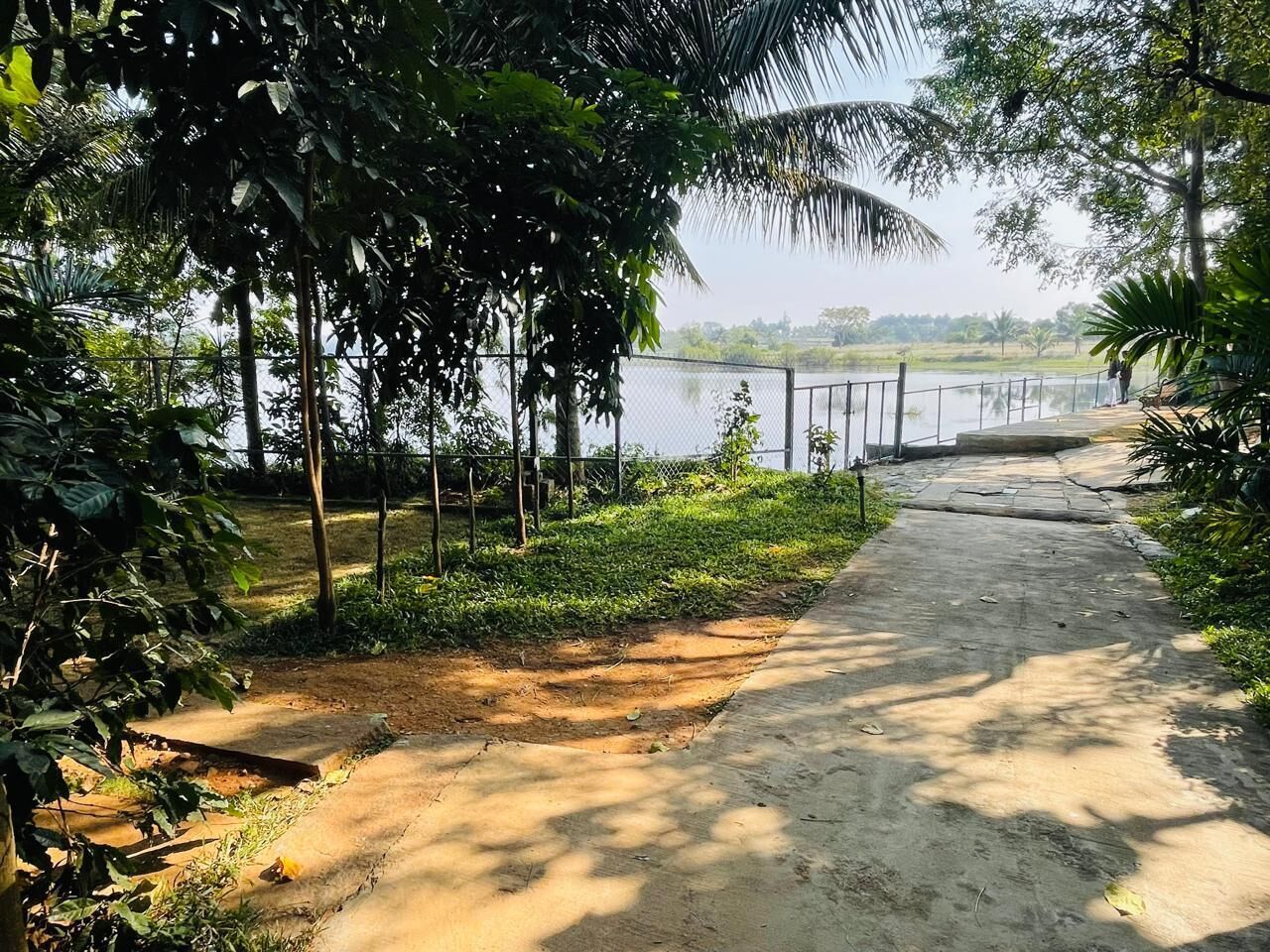 Khuôn viên nơi lưu trú