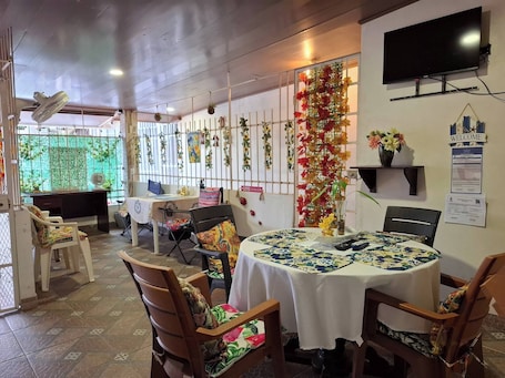 Dining. Apartamento Lilia Airport 1