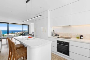 Fridge, microwave, oven, stovetop - Breathtaking Ocean View Tamarama Beachfront (Tamarama)