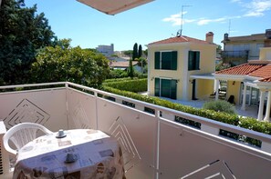 Classic-Apartment, 3 Schlafzimmer | Balkon