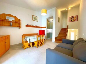 Comfort-Haus, 3 Schlafzimmer | Eigene Küche | Kühlschrank, Ofen