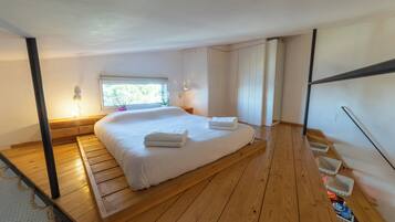 1 slaapkamer, een strijkplank/strijkijzer, gratis wifi, beddengoed