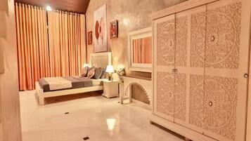 Suite, Balcony, River View