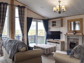 TV - 2 bedroom accommodation in Bodinnick (Lanteglos, near Fowey)