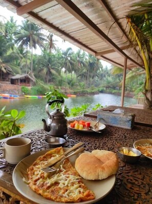 Outdoor dining - Dwarka Beach Resort Goa (Canacona)