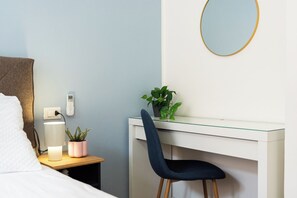 Apartment, City View | Desk, blackout drapes, iron/ironing board, free WiFi - VivimiHome - La Stella dei Navigli (Milan)