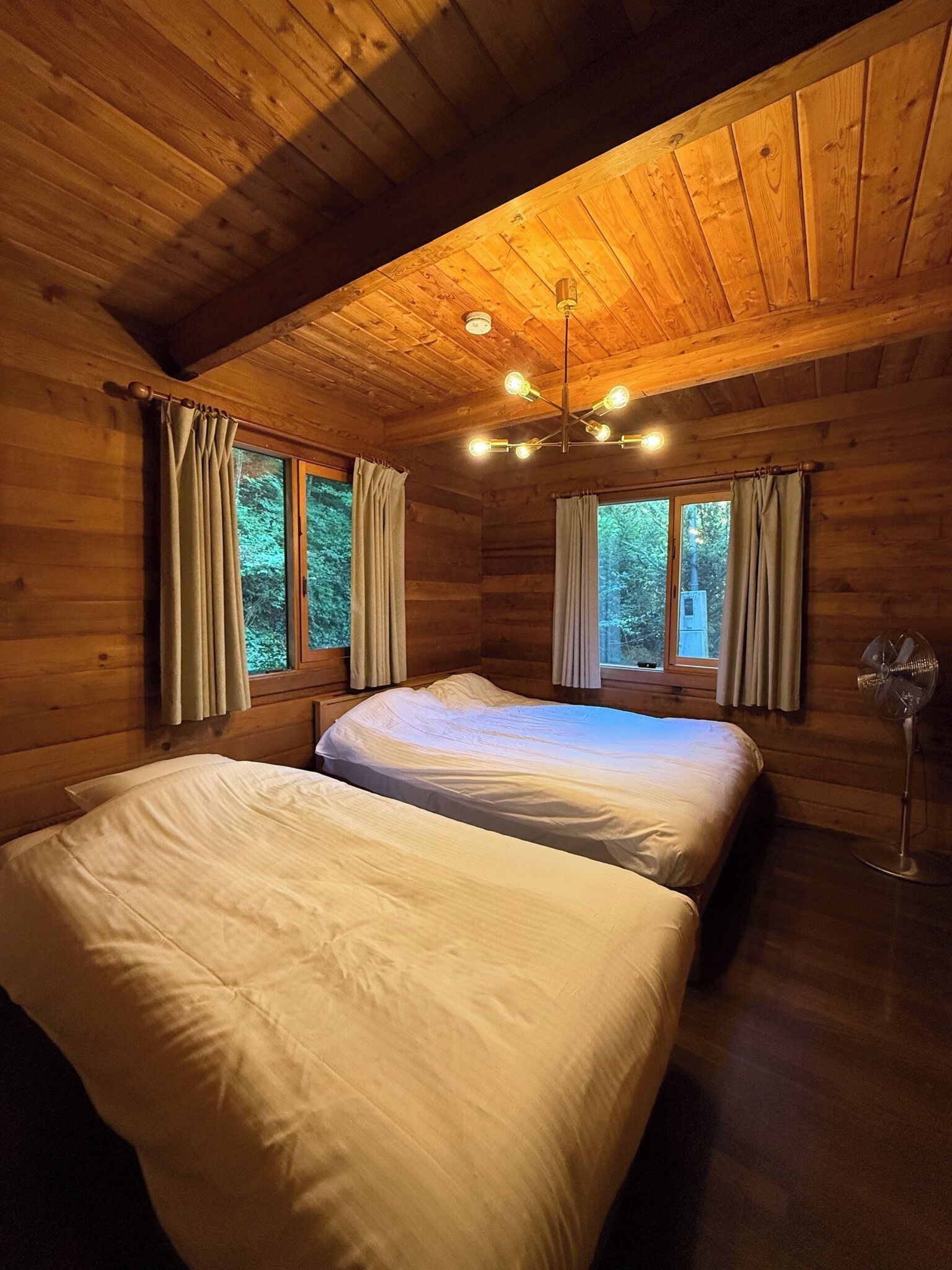 3 bedrooms, WiFi (free), bed sheets
