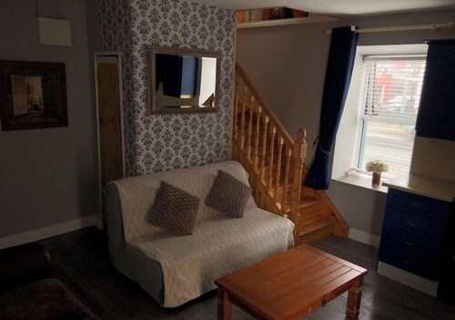 Charming 1-Bedroom Apartment with Jacuzzi in Johnstown