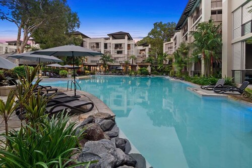 Temple 4 Bedroom 214/5