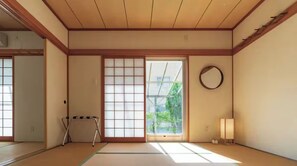 Fitness facility - Entire building available for rent 5LDK ideal f / Miyakojima City Okinawa (Miyakojima City)