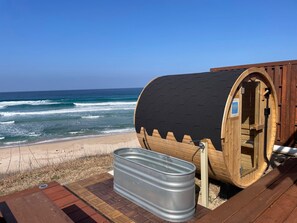 Beach - Weekend Plan  Dinner  Breakfast Included Apri / Nagatoshi Yamaguchi (Nagatoshi)