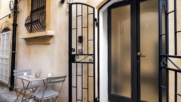 Outdoor dining - [Ortigia] - Domus Olea New Apartment Near the Beach (Syracuse)