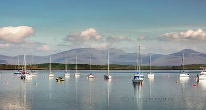 Modern 2-bedroom Duplex Apartment in the heat of Westport Co Mayo