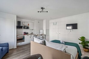 Room - Chic and brand-new studio near Paris (Bondy)