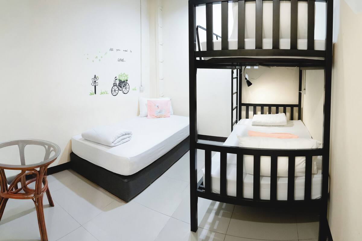 Triple Room, Private Bathroom | Interior detail