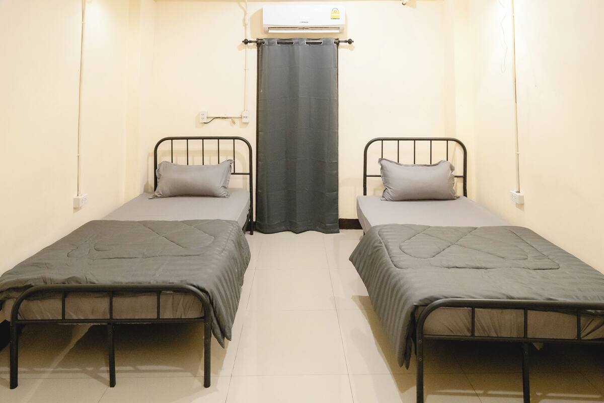 Twin Room, Shared Bathroom