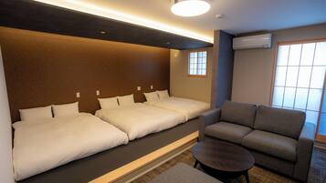 Deluxe Triple Room, Non Smoking, Balcony