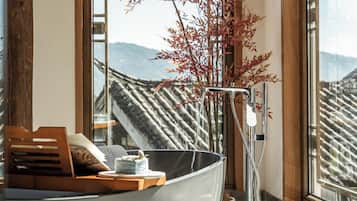 Luxury-Doppelzimmer, Stadtblick | Komfortbadewanne