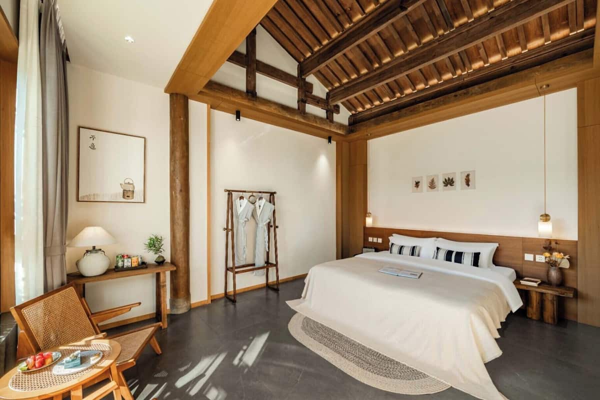 Signature Double Room, Courtyard View