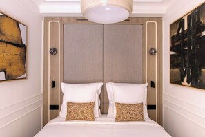 1 bedroom, desk, iron/ironing board, Internet - Stunning apartment with AC - Center of Paris (Paris)