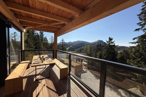 Outdoor dining - Deluxe chalet with sauna & hot tub (Turrach)