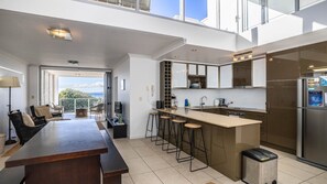 Microwave, oven, stovetop, dishwasher - The Lookout, TOP NOTCH (WOORIM)