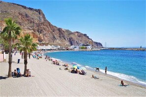 Beach nearby - Pleasant Beachfront Attic Retreat (Roquetas de Mar)