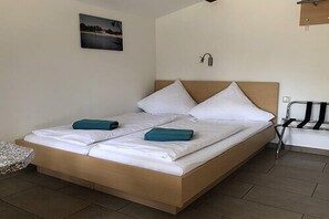 Room - Bernsteinsee Hotel and Ferien Small Forest Chalet (Sassenburg)