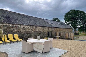 Outdoor dining - Elegant Neulliac Holiday Home for 15 (Neuillac)