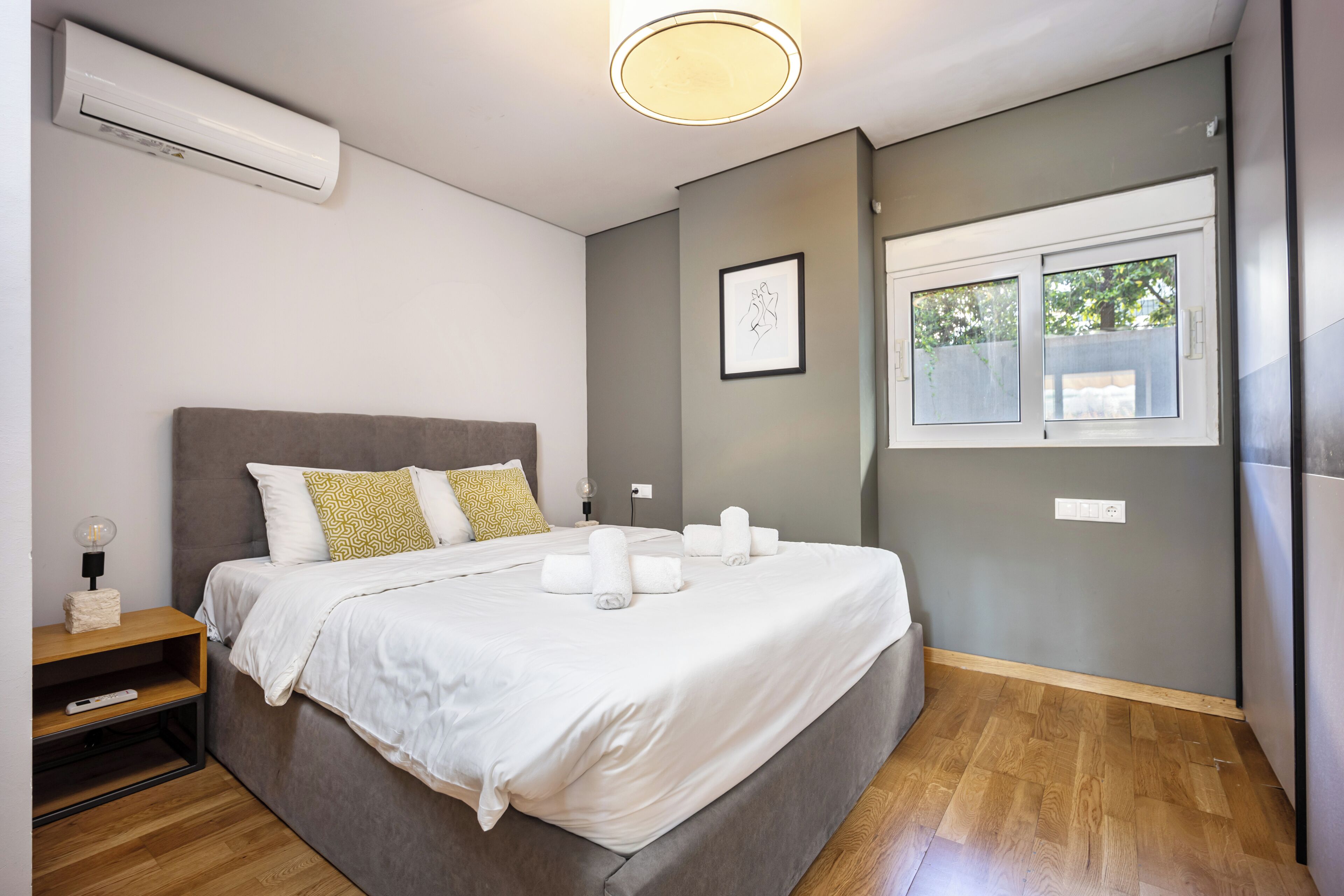1 dormitorio, tabla de planchar con plancha, wifi gratis y ropa de cama
