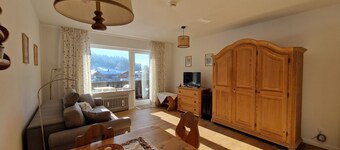 Apartment Auszeit in a prime location with a dream view of the Zugspitze massif!