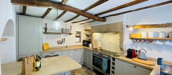 Cosy Pet Friendly Cottage for 6 in Hope Valley