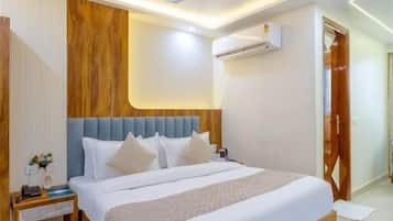Superior Double Room, City View | In-room safe, soundproofing, iron/ironing board, free WiFi