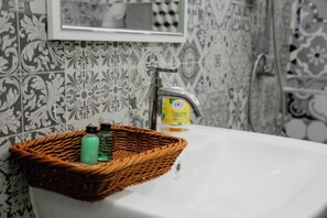 Standard Single Room | Bathroom - Dinnano (Khlong Thom)