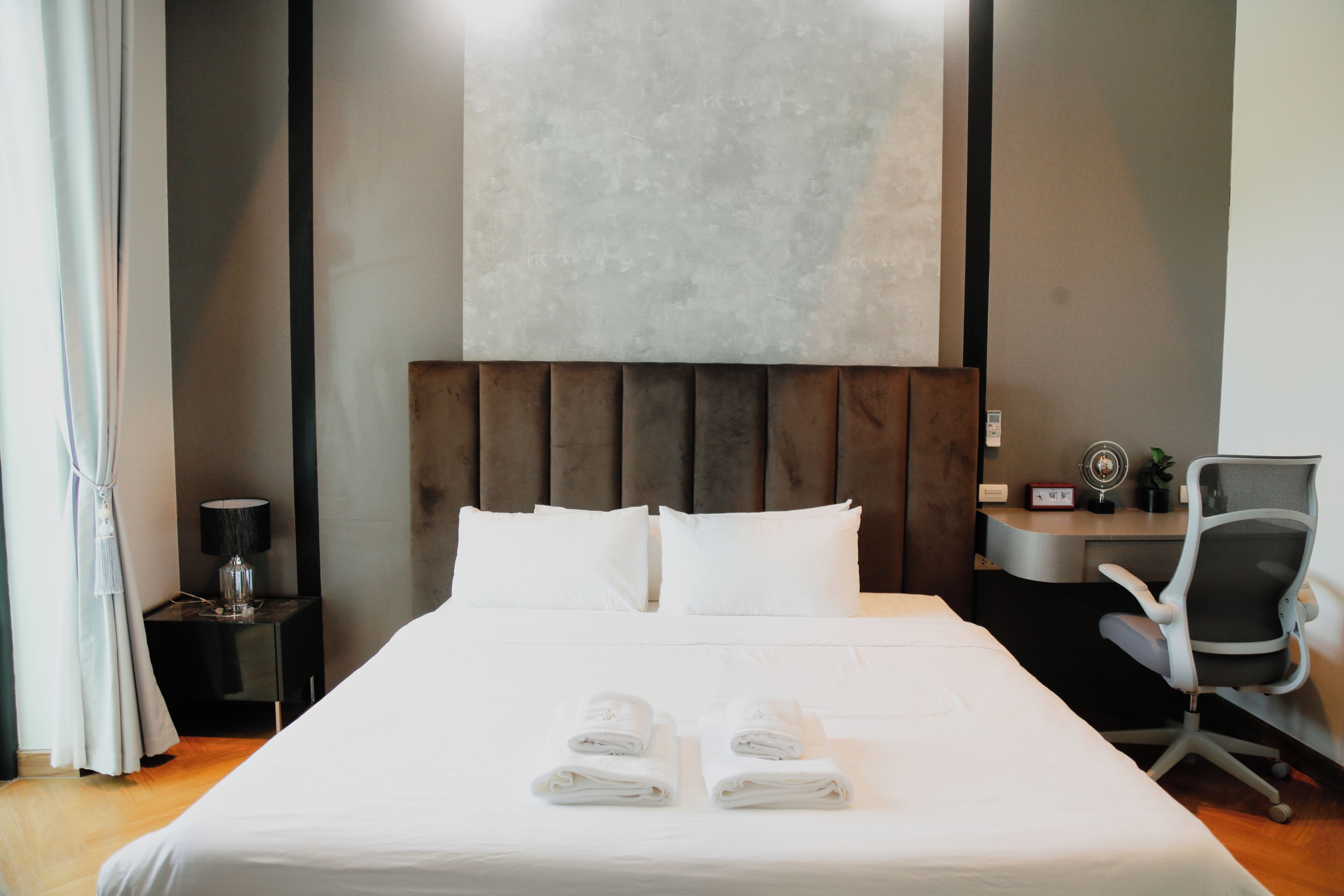 Deluxe Double Room | Laptop workspace, free WiFi, bed sheets