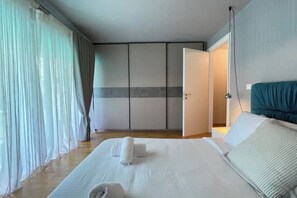 Iron/ironing board, WiFi, bed sheets - Athenean Pool Break (Voula)