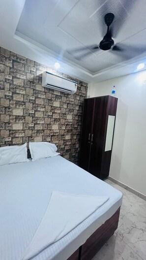 Standard Room - Shree Ji Hotel Stay Room (New Delhi)