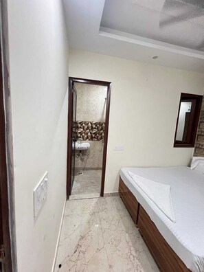 Double Room - Shree Ji Hotel Stay Room (New Delhi)