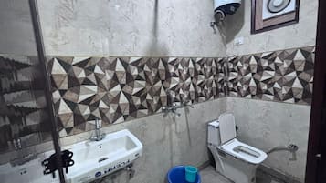 Deluxe Room | Bathroom