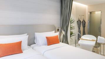 Urban Room with Bathtub- 2 Single Beds