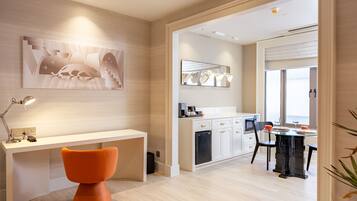 Executive Suite | Living area