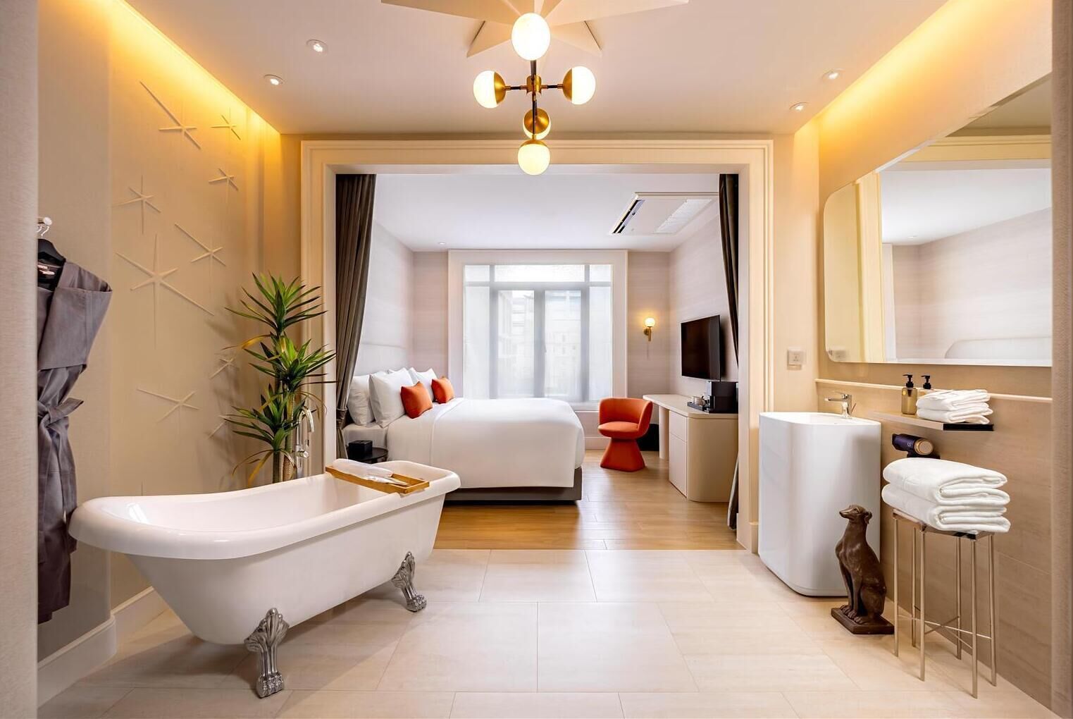 Urban Room with Bathtub- Double Bed