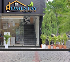 Exterior detail - Homestaybycafe9 (Amritsar)